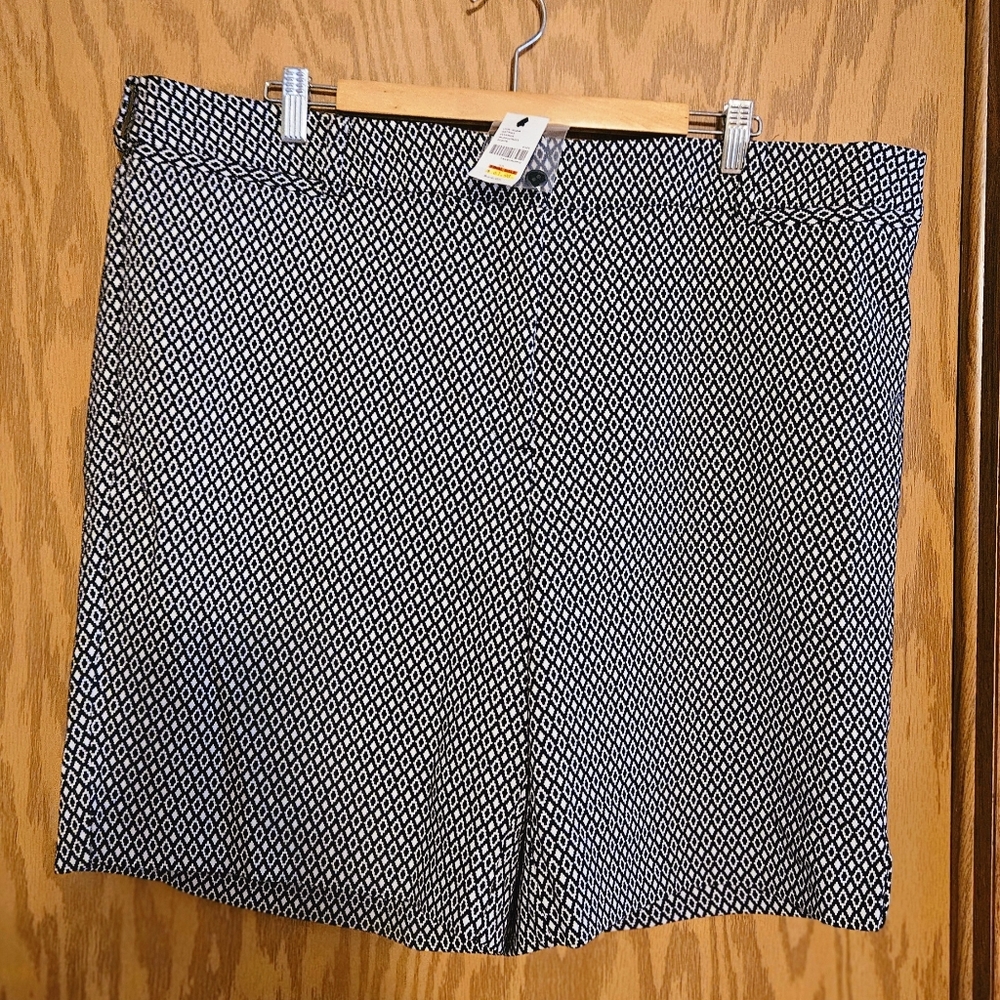 Lane Bryant Women's Bermuda Shorts NWT Size 22 navy diamond free shipping